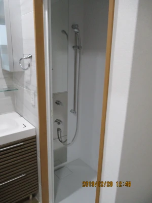 補足：サンワ製シャワー室内部の様子