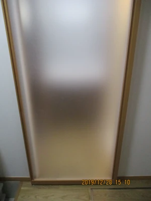 補足：YKKap製のアクリルスライド扉