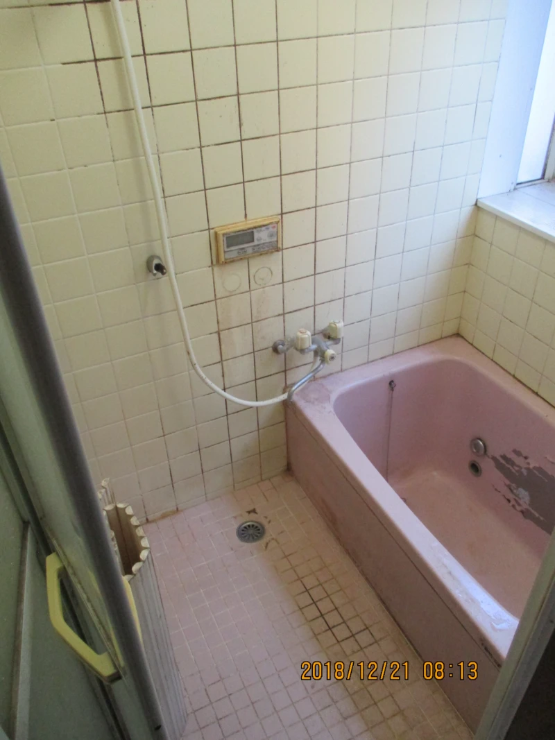リフォーム前：タイル張り浴室