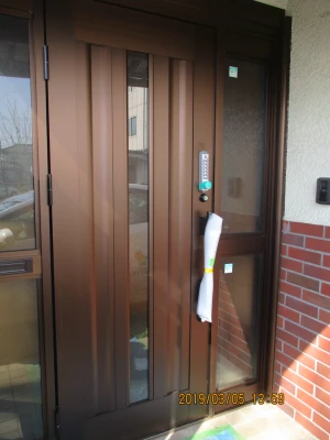 リフォーム後：ポストとFIX窓付きドアへ変更