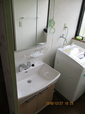 リフォーム後：三面鏡シャンプードレッサー