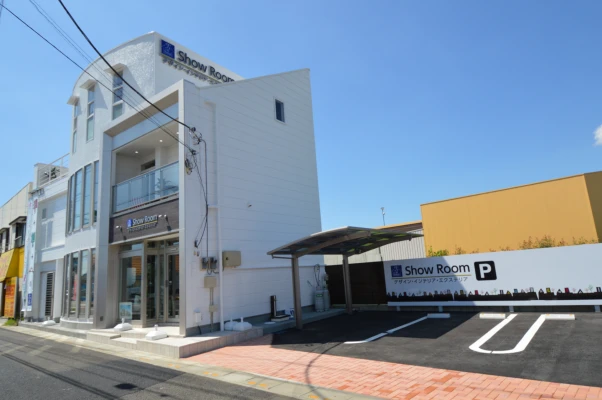 駐車場から玄関ポーチまでのアプローチ