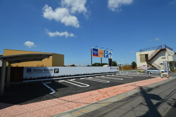 ６台駐車可能の広々とした駐車スペース