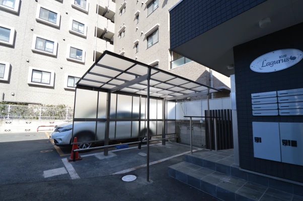 カーポートを利用したサイクルスペース