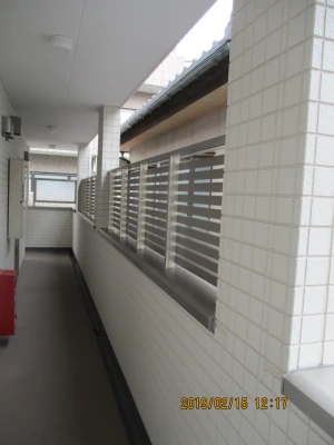 二階ホールに設置した目隠しフェンス