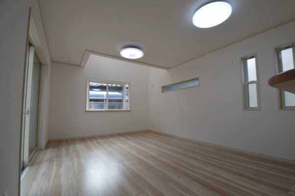 リビングへおちる採光ライトシャワー