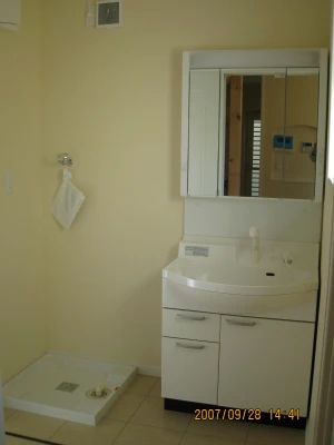 思い出が深いHITACHIの洗面化粧台