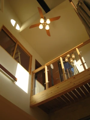 リビングから見上げるキャットウォーク