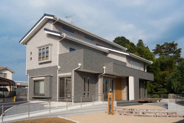 堂々たる存在感が輝きを放つ贅沢な外観