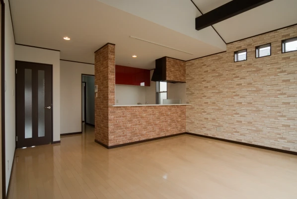 勾配天井と見せ梁のあるＬＤＫ