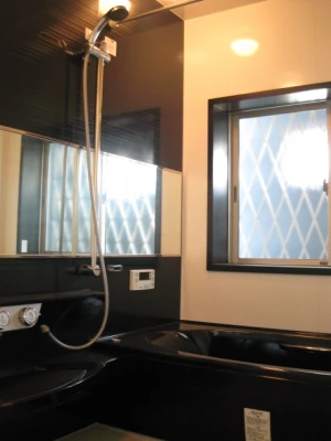 ブラックベースのユニットバス