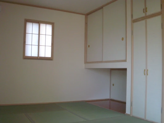 吊押入れ下部にさらなる収納空間