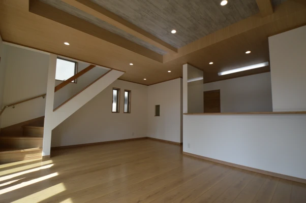 スペース有効利用と魅せる階段を意識しました