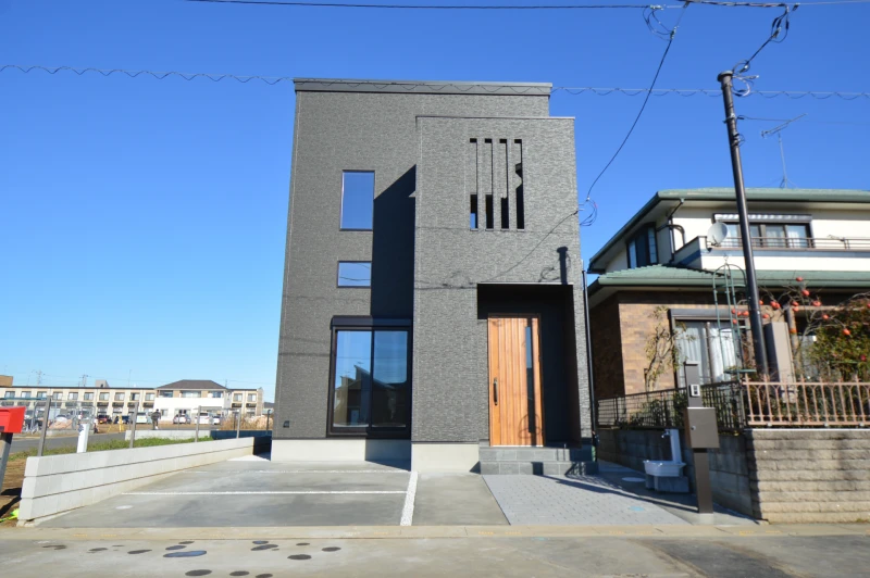 騎士(ナイト)をイメージした凜々しい外観