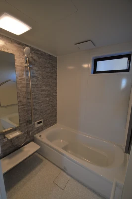 石目柄のシックなユニットバス「空間」