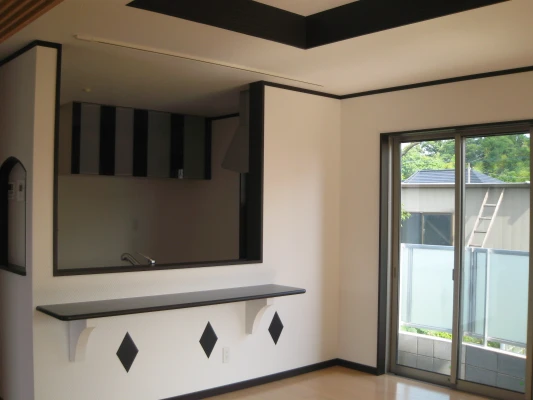 二段カウンターのダイニングスペース