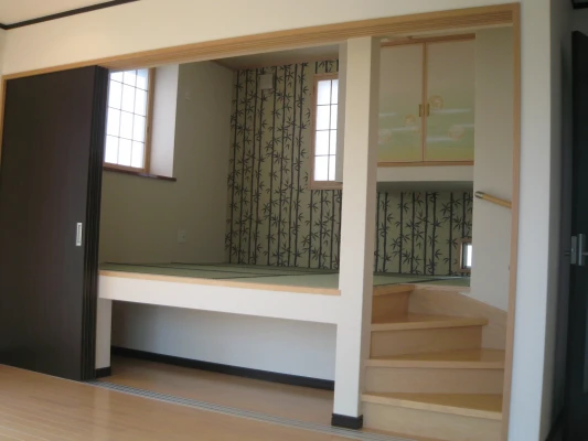 半地下上部のスキップフロア和室