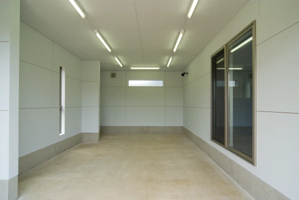 内巻きシャッターのビルトインガレージ