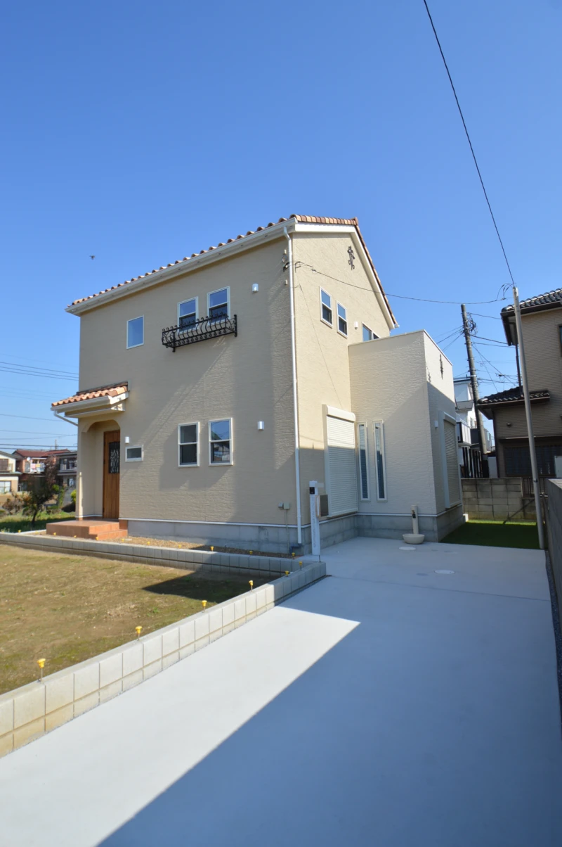 南欧プロバンス風の外観