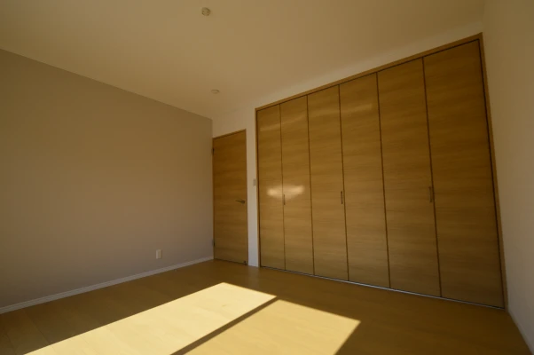 主寝室にも大収納のクローゼット