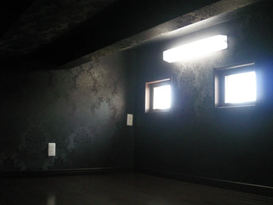 ダンディで落ち着いた小屋裏空間
