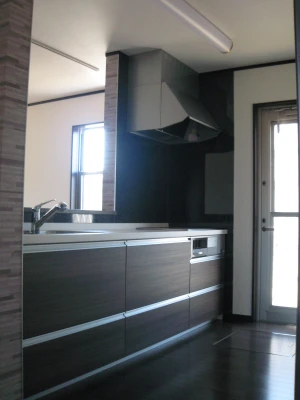 キッチン色づかいもカッコ良さ重視