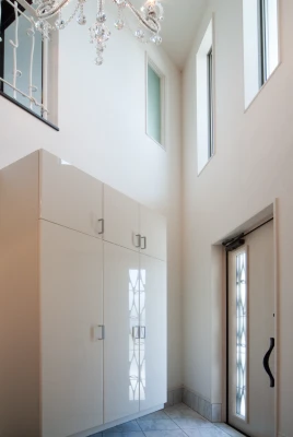 眩しいばかりのステキな玄関ホール