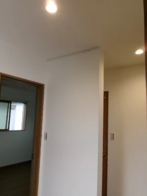 玄関ピクチャーレール