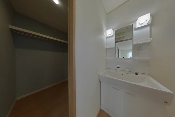 洗面所の横にはWIC