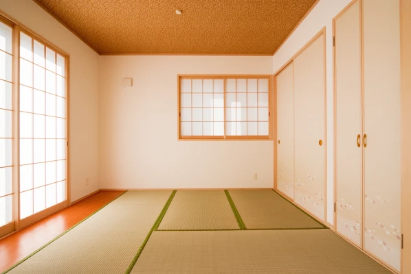 ＬＤＫ隣接の落ち着いた和室空間