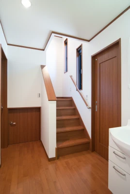 中二階の蔵収納とスキップフロア