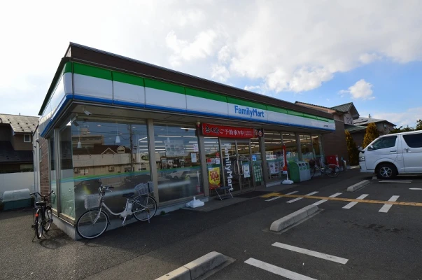 ファミリーマート上尾小敷谷東店