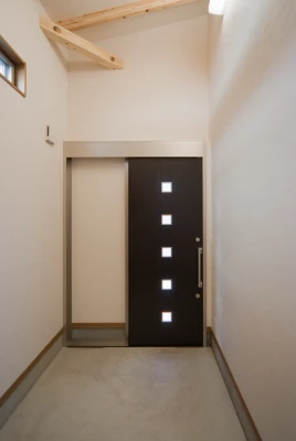 作業道具をおける裏口の置場