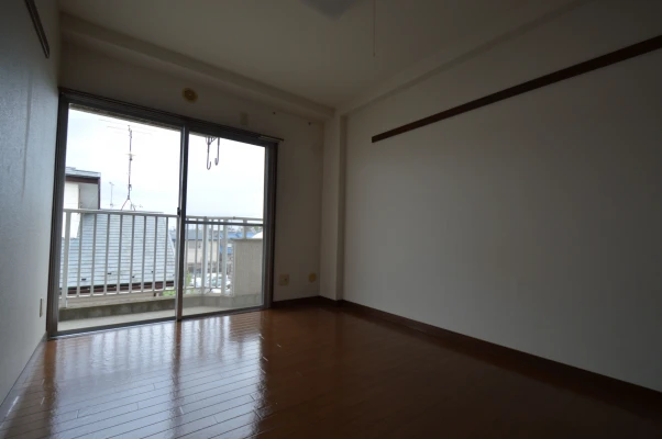 サンモール今泉　洋室6帖(2)（2018年9月撮影）