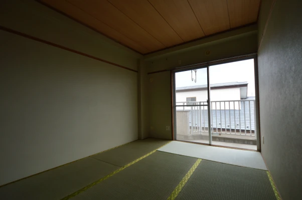 サンモール今泉　和室6帖(2)（2018年9月撮影）