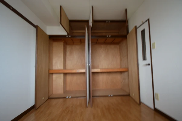 サンモール今泉　洋室4.5帖の収納（2018年9月撮影）