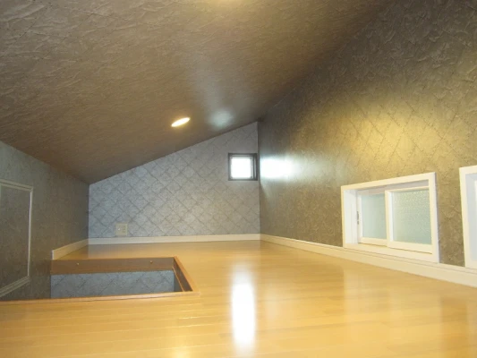 小屋裏収納窓から主寝室を見下ろせます