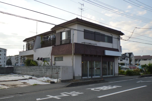アカマハイツ外観(左)