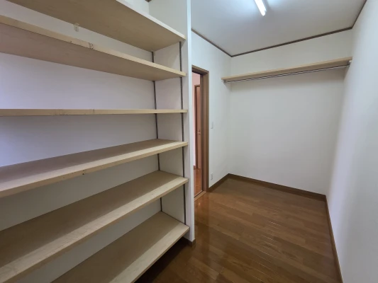 壱丁目西貸戸建て 納戸
