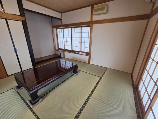 壱丁目西貸戸建て 和室
