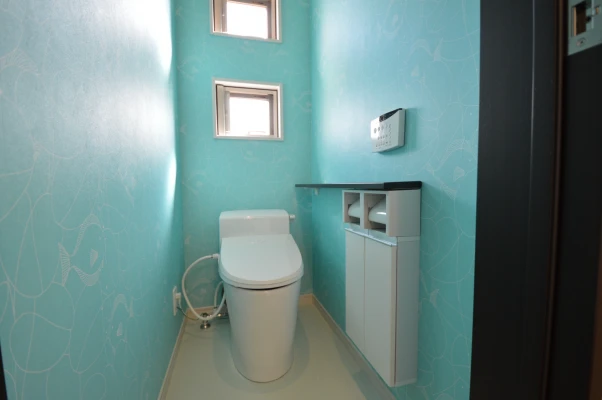 海中をイメージされた一階トイレ