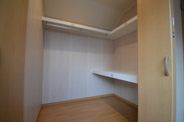 主寝室内のWIクローゼット
