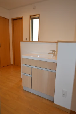 二階ホールの洗面化粧台