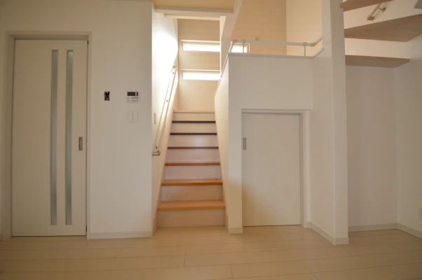 七色の踏板を使用した階段