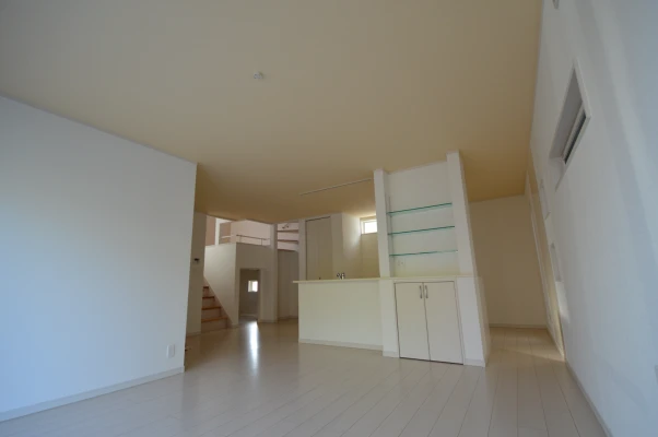 ＬＤＫ奥にはＰＣスペースと蔵収納