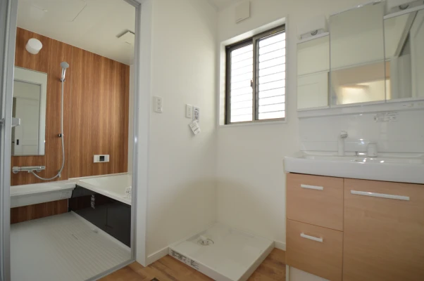 浴室へと繋がる水廻り動線