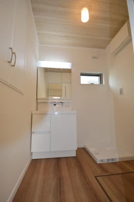 手前の収納は４方向から使える驚き構造