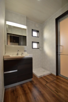 壁面段差はパイプシャフト空間！見事だ！