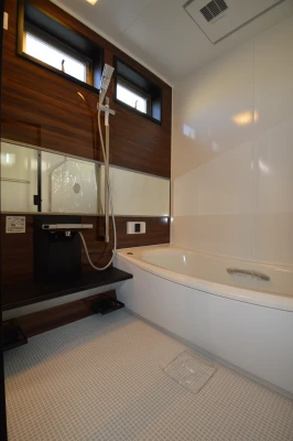 上部オペレーター窓のユニットバス