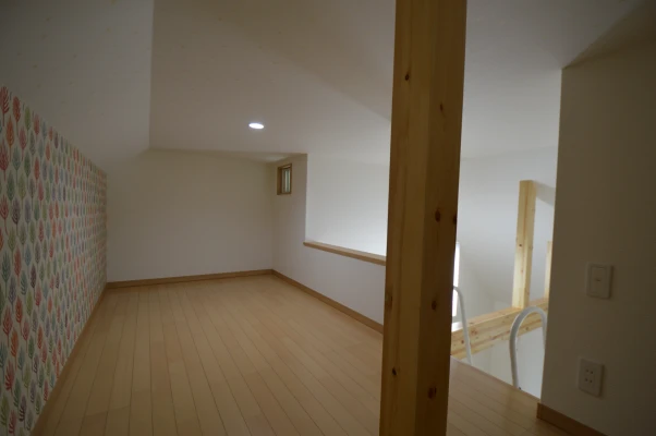 屋根勾配のためロフト内天井もゆったり